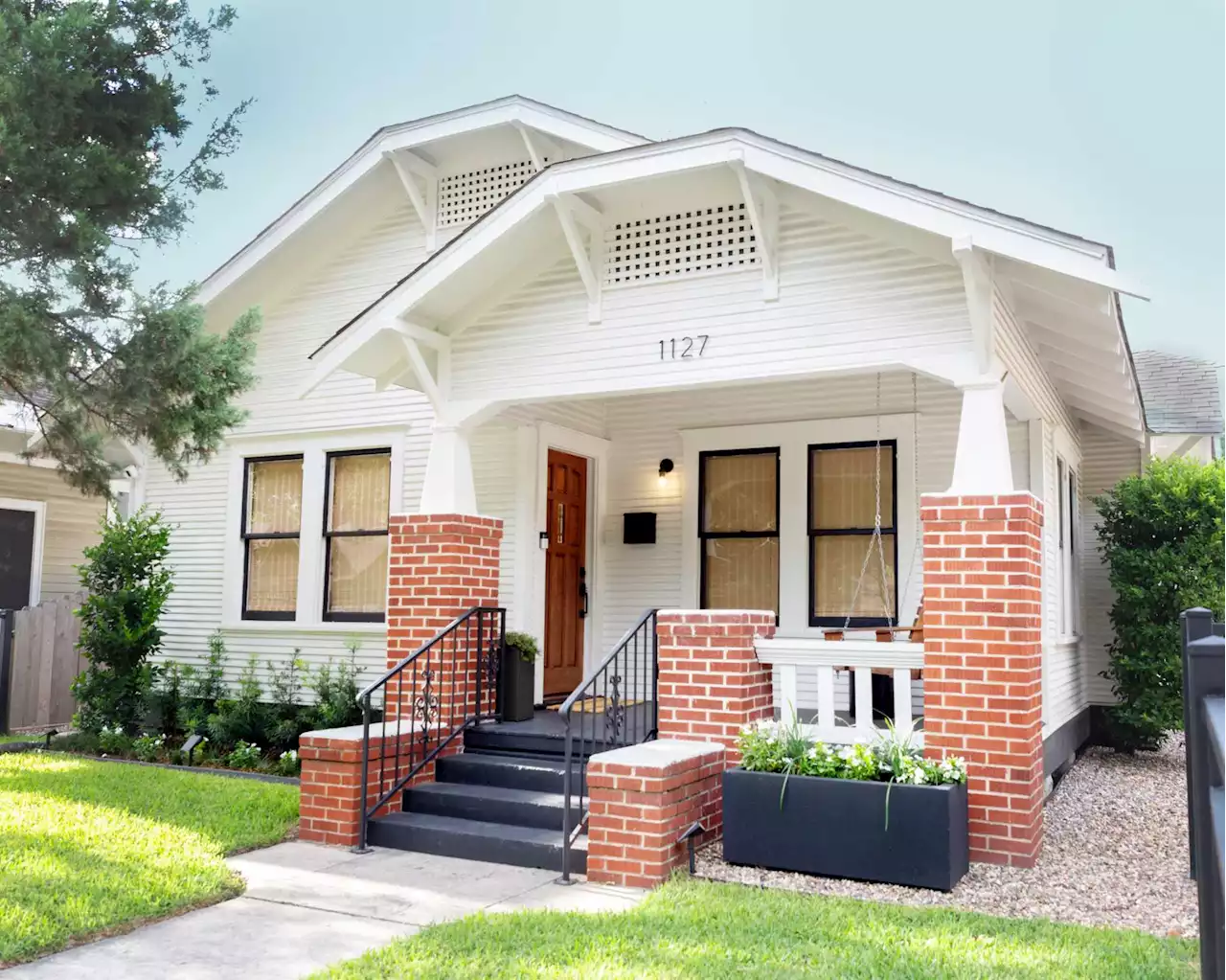 Homeowners in The Heights find good things come in small spaces during bungalow tour