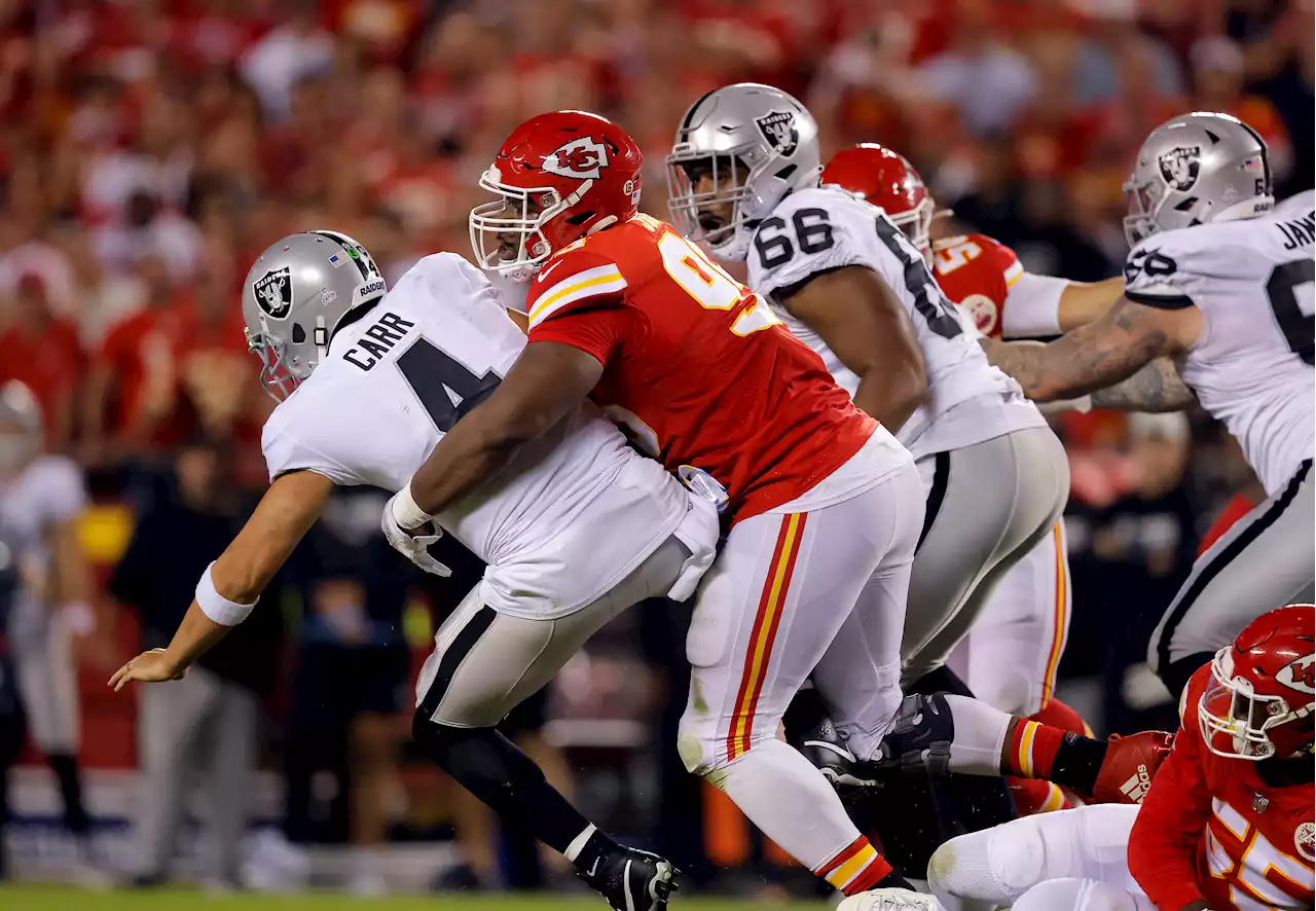 Questionable Chiefs-Raiders call adds to NFL’s roughing the passer controversy