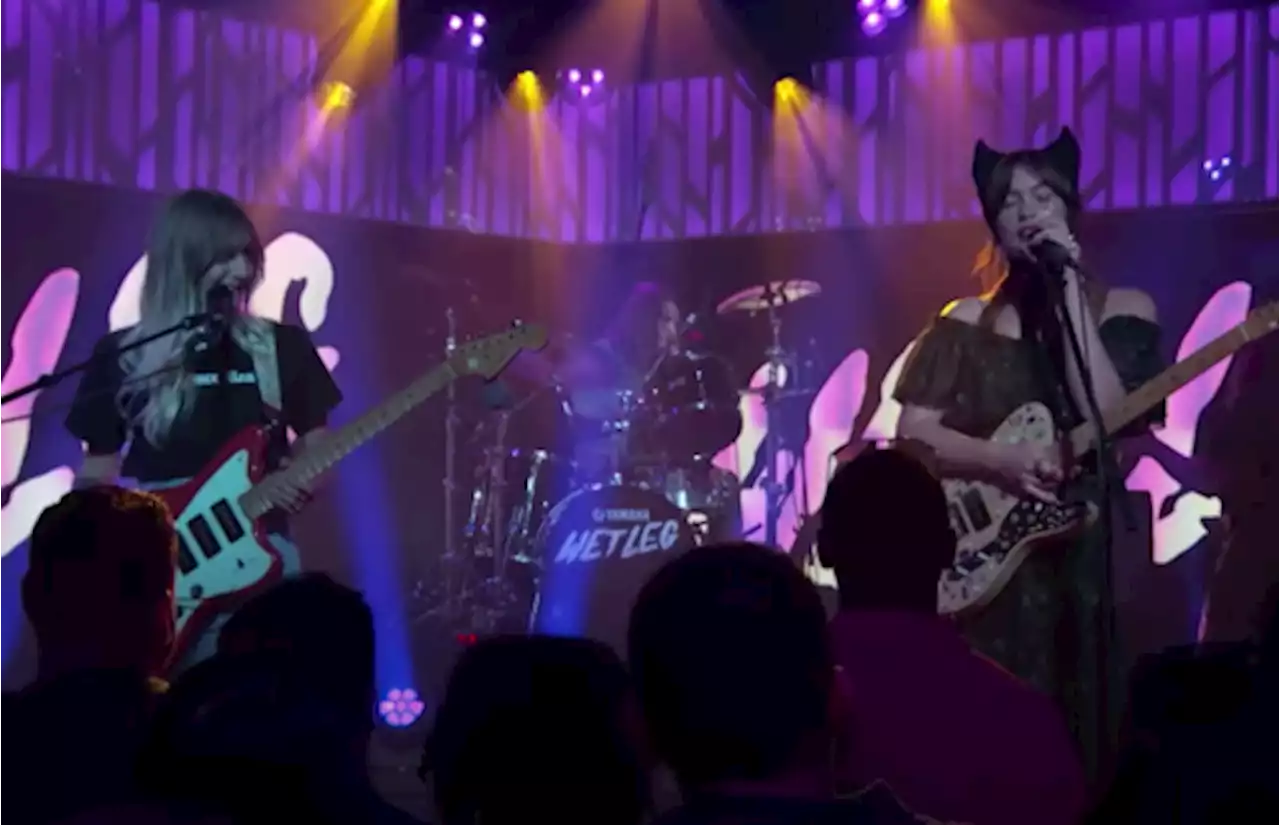 Watch Wet Leg Revisit Punk-Laced Single 'Chaise Longue' on 'Kimmel'