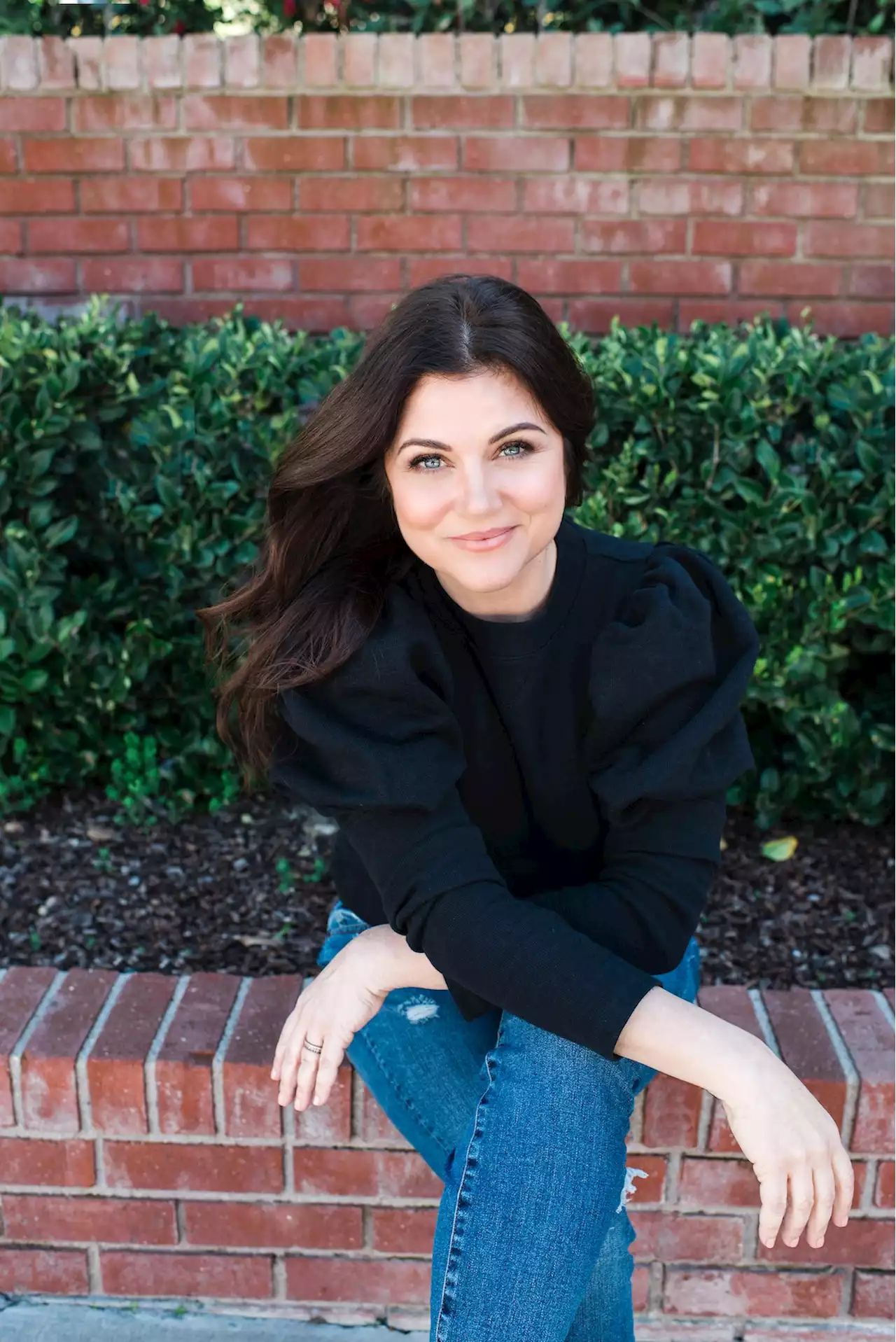 Tiffani Thiessen's Daughter Just Watched 'Saved By The Bell' — & She Has Thoughts