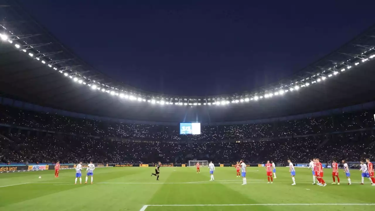 Schwächeres Flutlicht bei Hertha BSC: Energiesparmaßnahme im Test