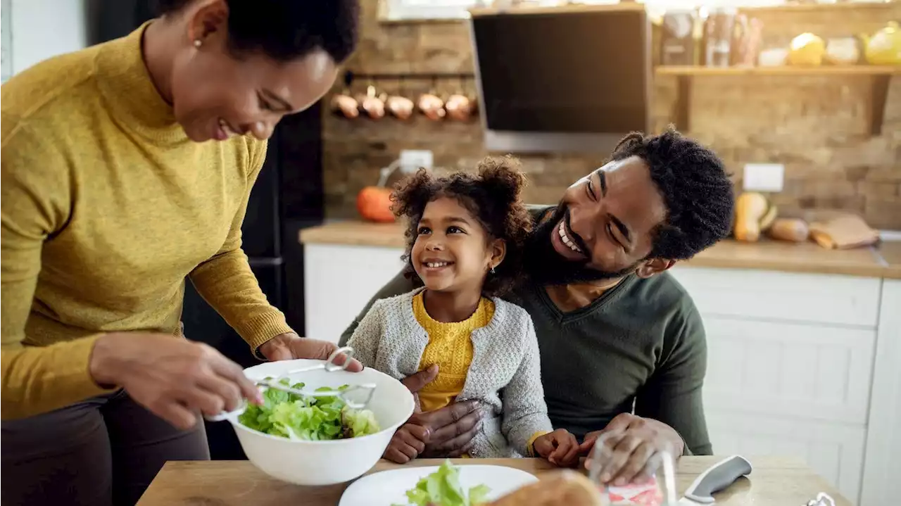 Most parents say sharing a meal reduces family stress