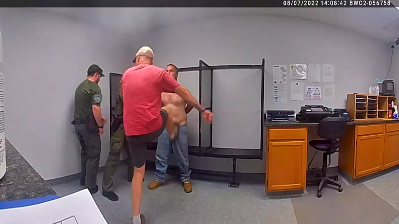 Ex-sheriff's deputy seen kicking prisoner defends actions