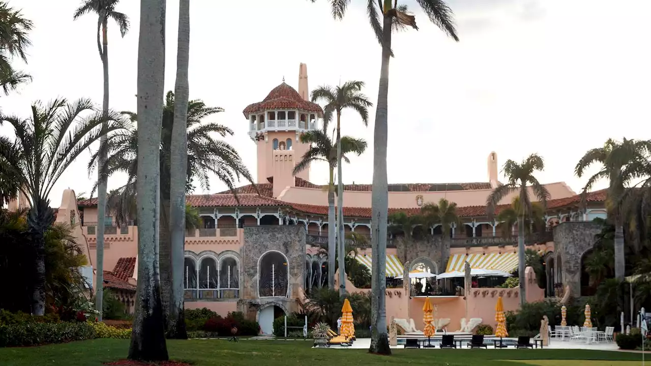 Trump records lawyer meets with FBI in Mar-a-Lago probe