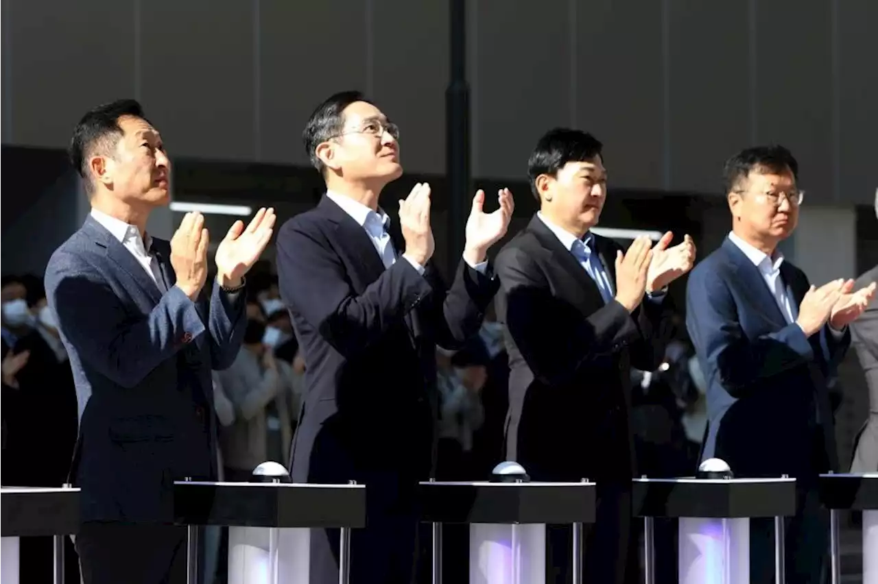 이재용, 2조원 투자한 '미래 먹거리' 삼바 4공장 찾아 | 연합뉴스