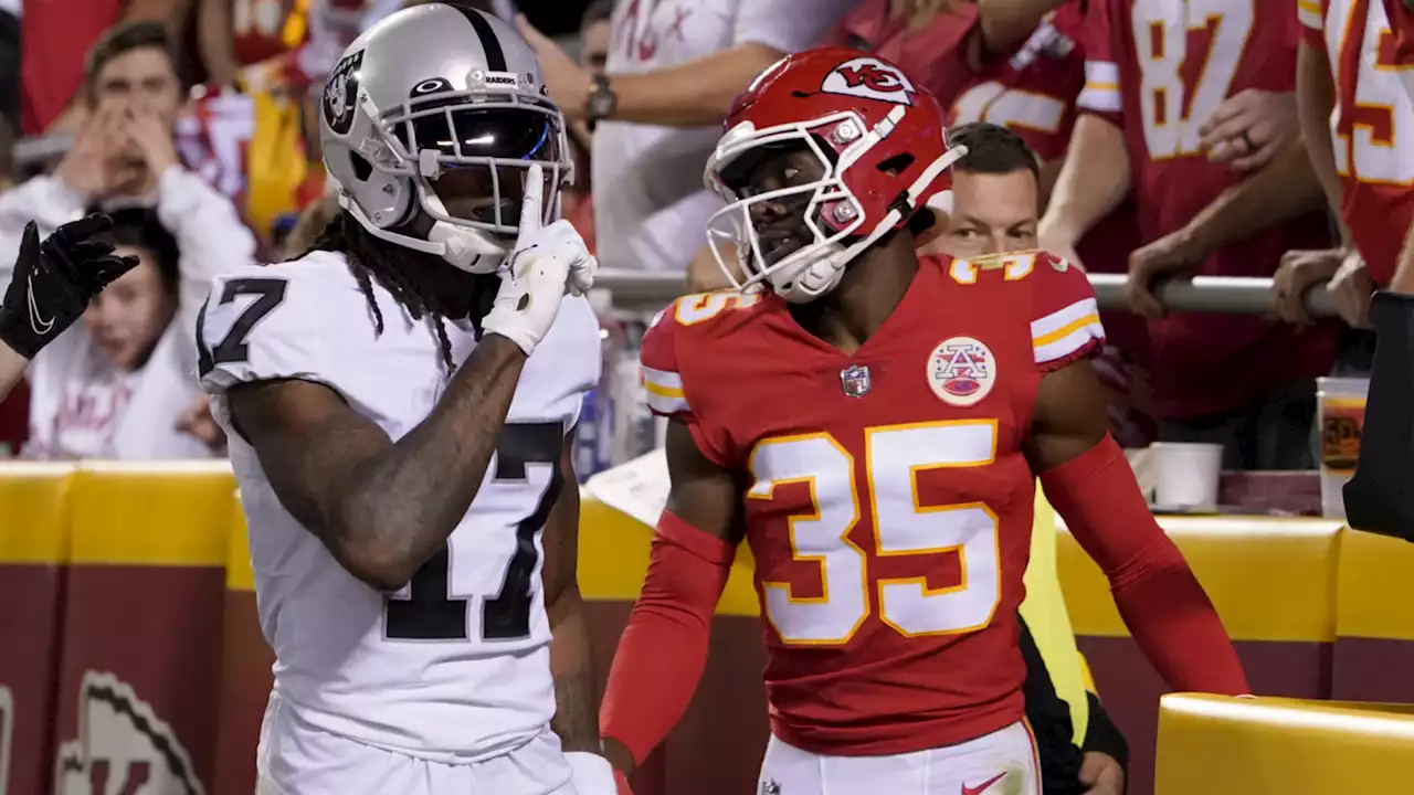 Raiders' Davante Adams charged with misdemeanor assault for shoving photographer