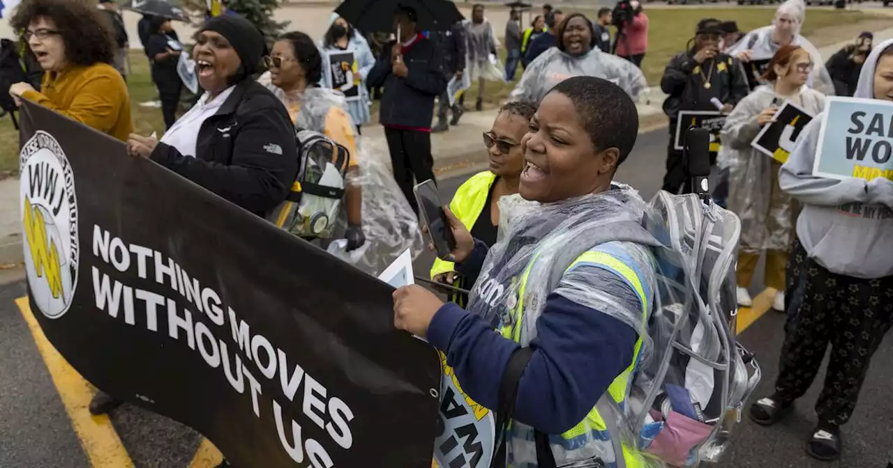 Amazon workers in Joliet stage protest during company’s fall Prime sale