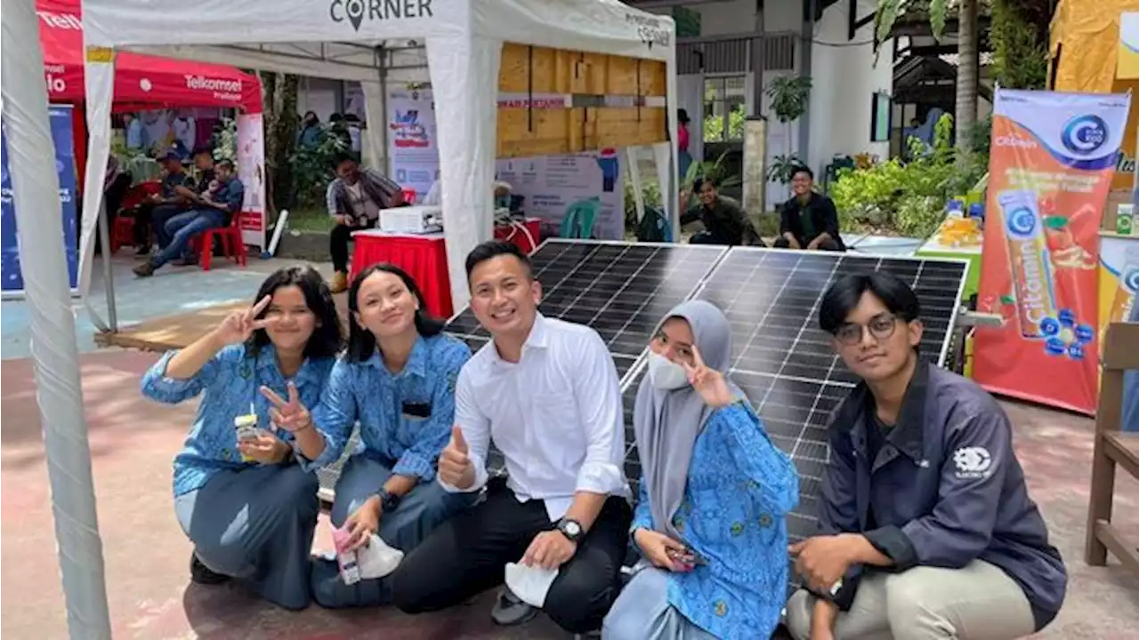 Pertamina Kenalkan Solar Panel ke SMA 5 Balikpapan