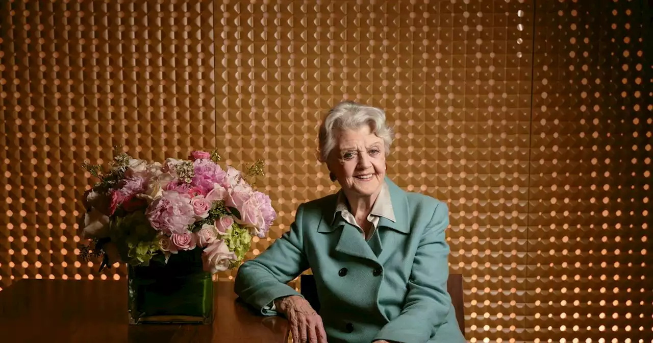 Angela Lansbury, who starred on Broadway and solved murders on TV, has died