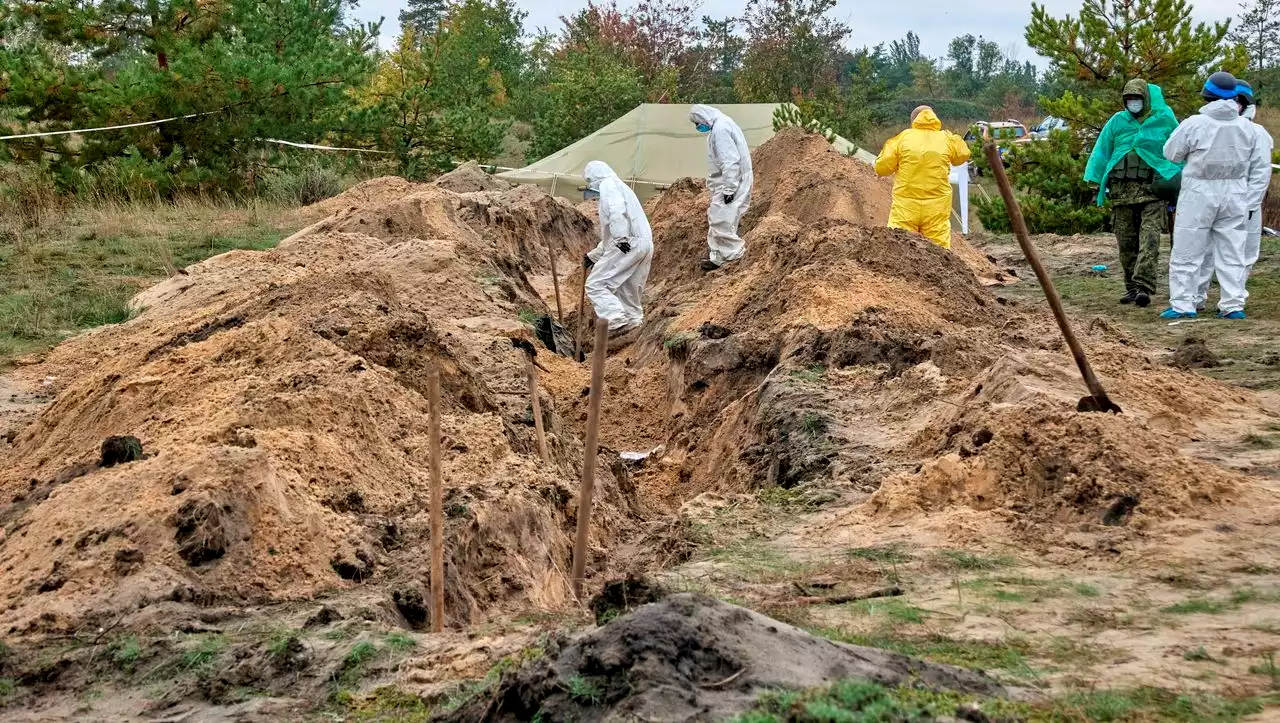 Ukraine: Leichen in Lyman exhumiert, Russen feuern 28 Raketen ab