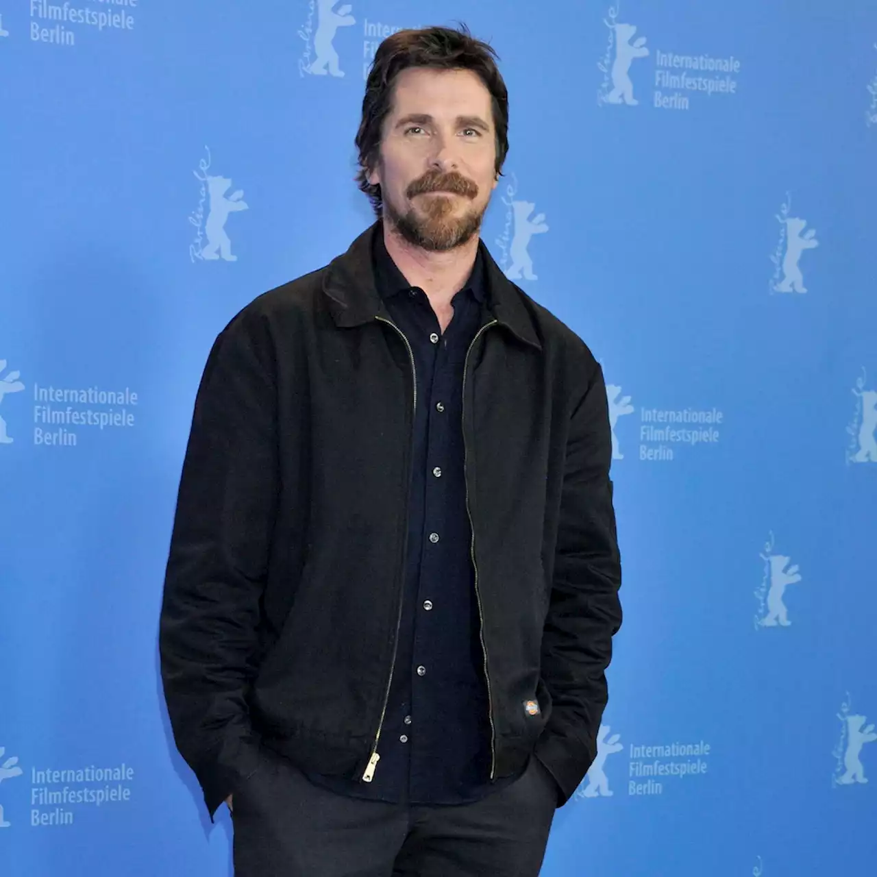 Christian Bale Recalls Being “Mediator” Between Amy Adams and David O. Russell on American Hustle - E! Online