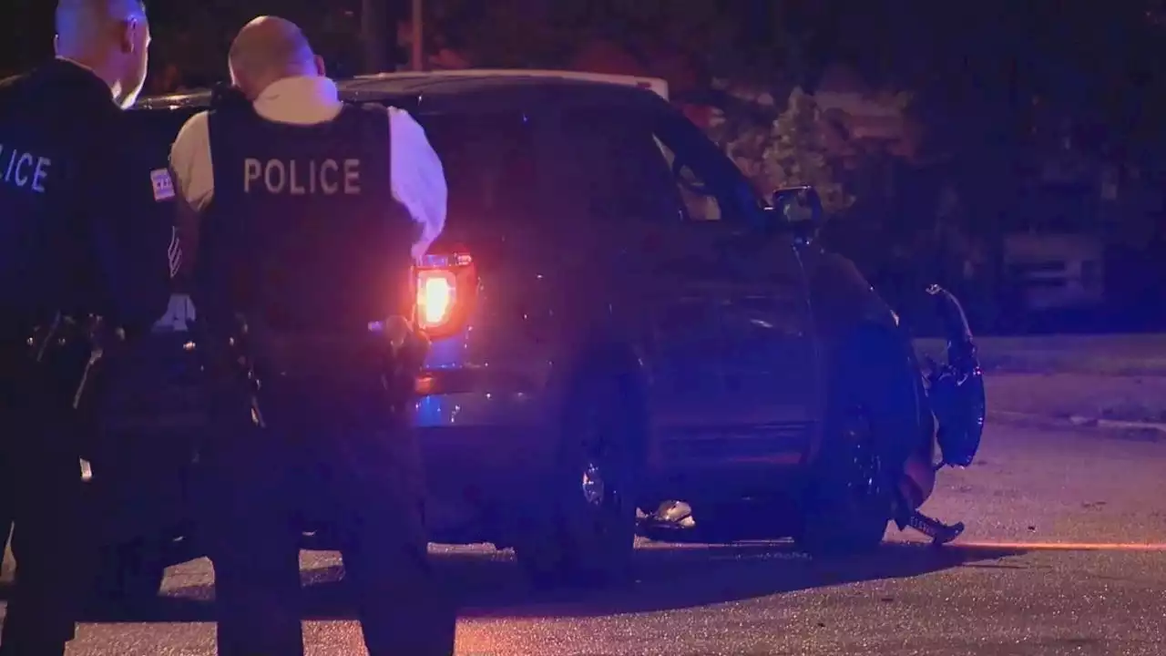 Stolen car crashes into building after hitting Chicago police SUV