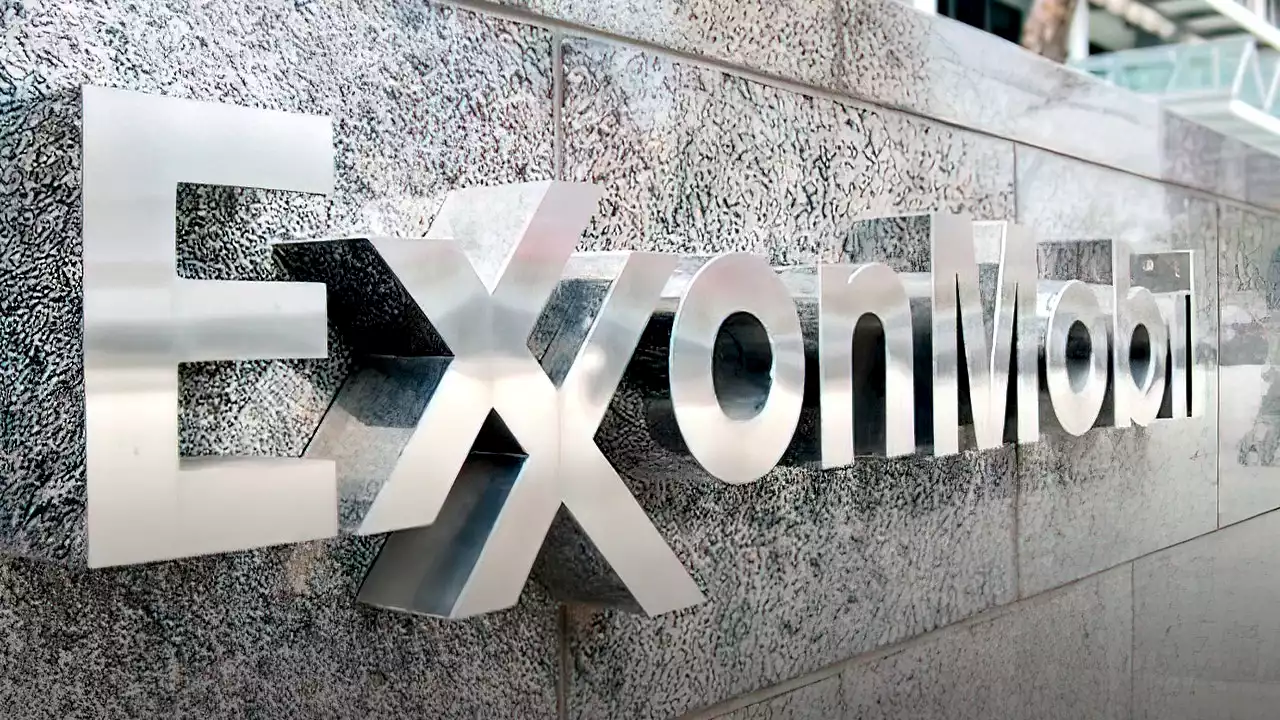 Pushing back against ESG movement, conservatives propose pro-fossil fuel board member for Exxon Mobil