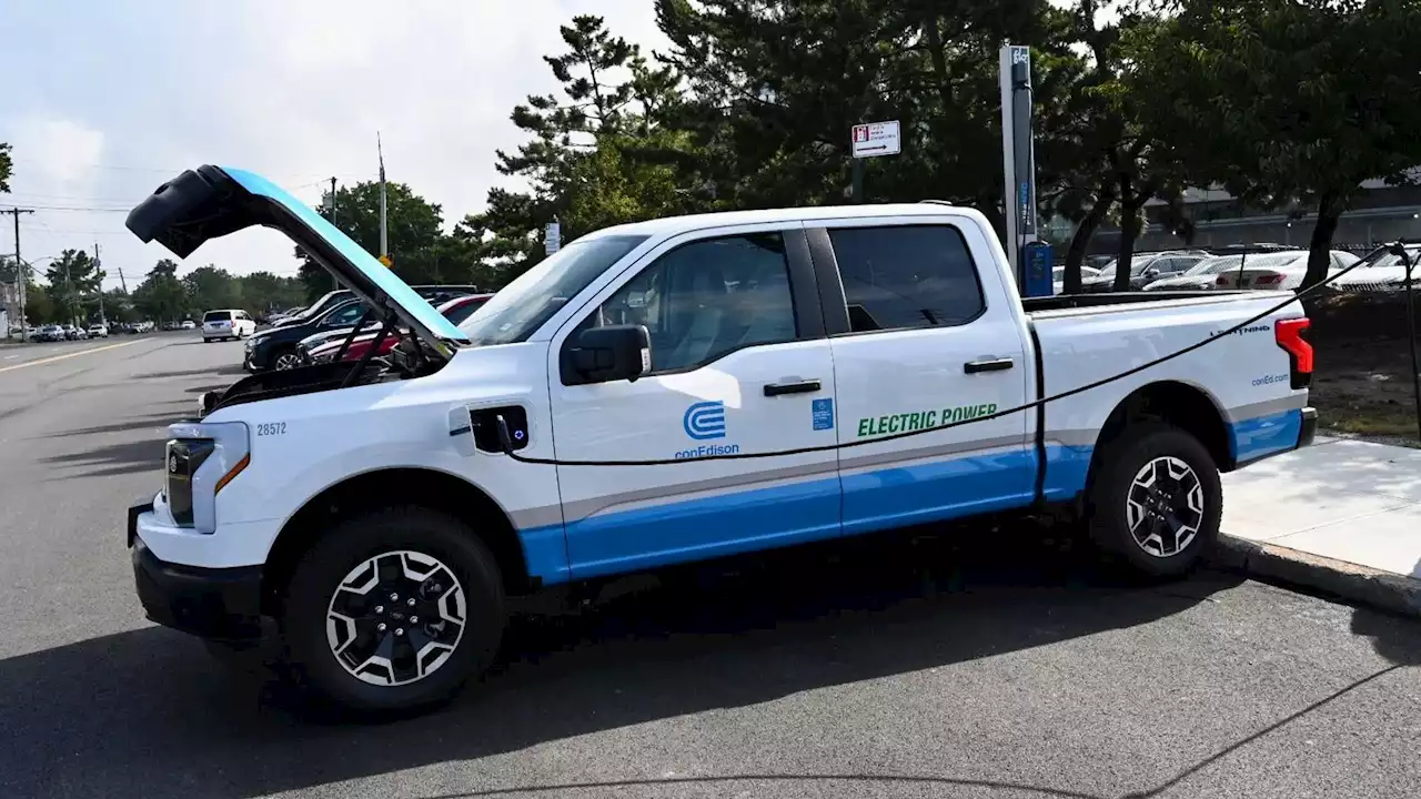 FLO Installs 100th Curbside EV Charger In New York City