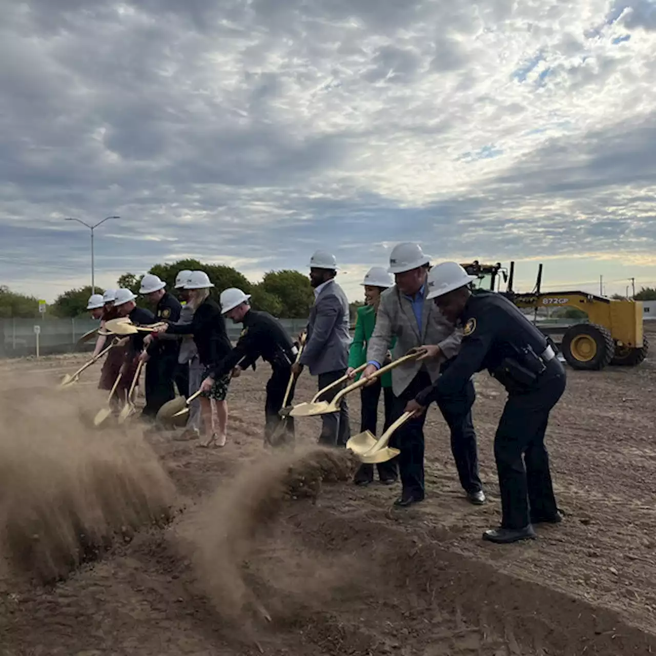 Fort Worth breaks ground on new police station in southern part of city - KRLD News