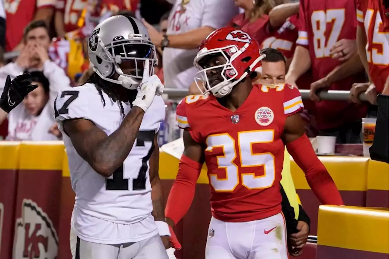 Raiders receiver Davante Adams charged for shoving photographer after loss