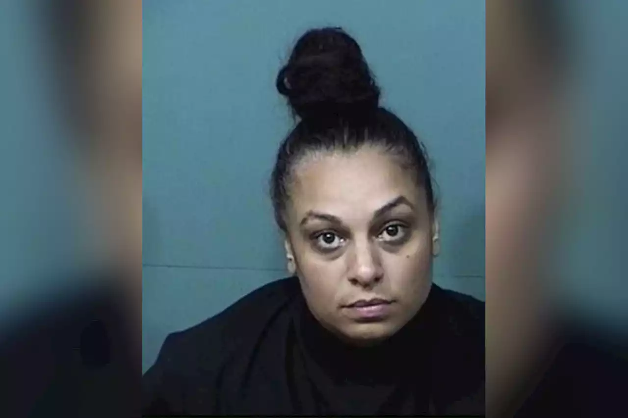 Florida mom threatens to blow up school after getting traffic ticket waiting to pick up child