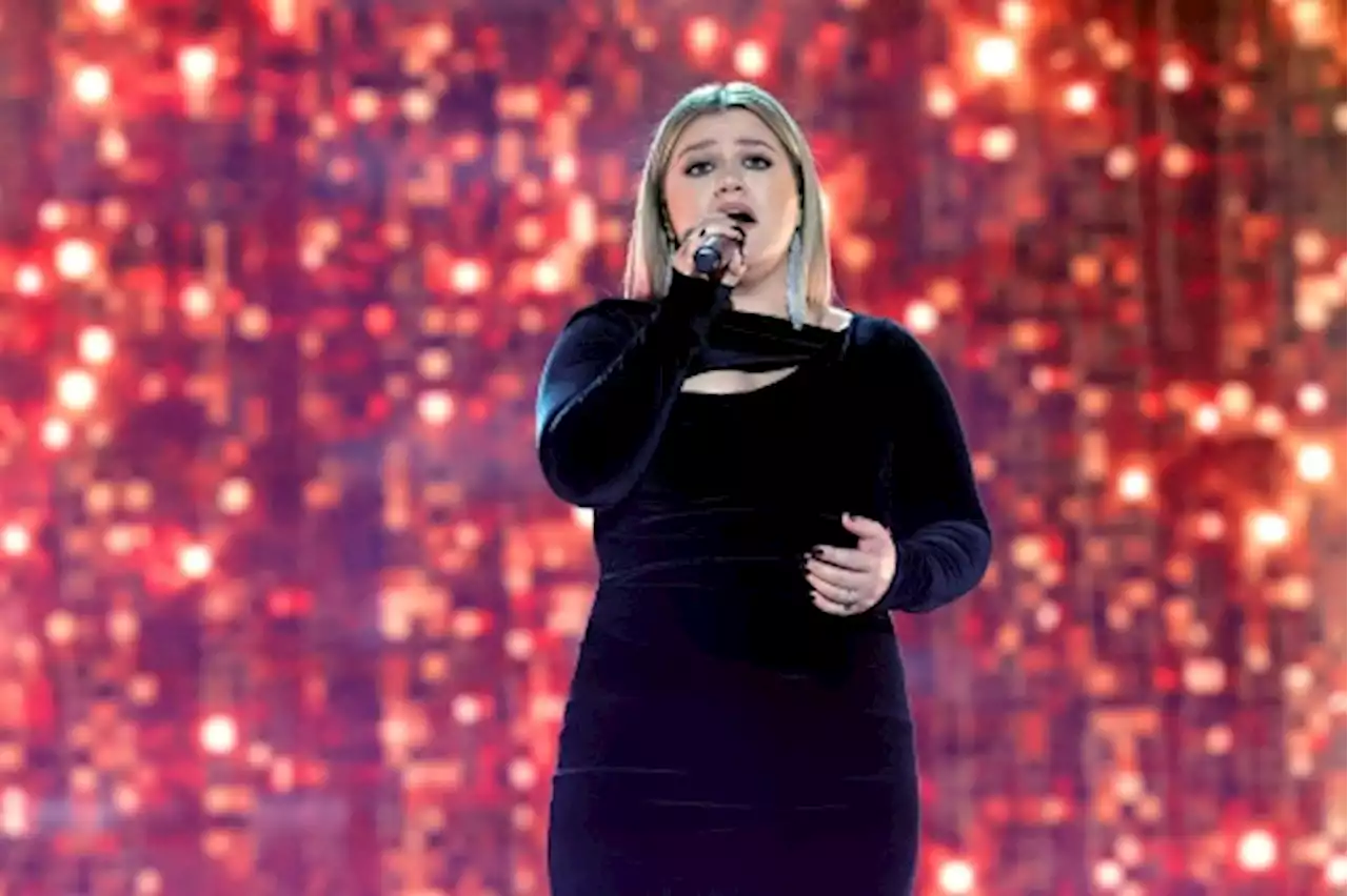 Watch Kelly Clarkson Channel Her Inner Heartbreak During Cover of Olivia Rodrigo's 'Traitor'