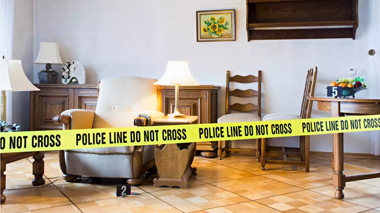 Real Estate Agent Finds Dead Body While Showing House to Prospective Buyers