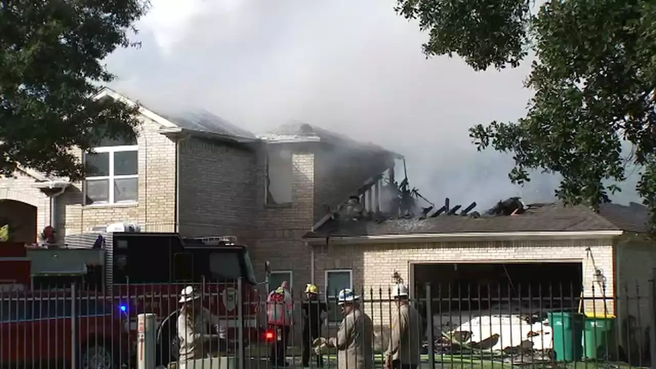 Fire breaks out at Seabrook home during morning storms