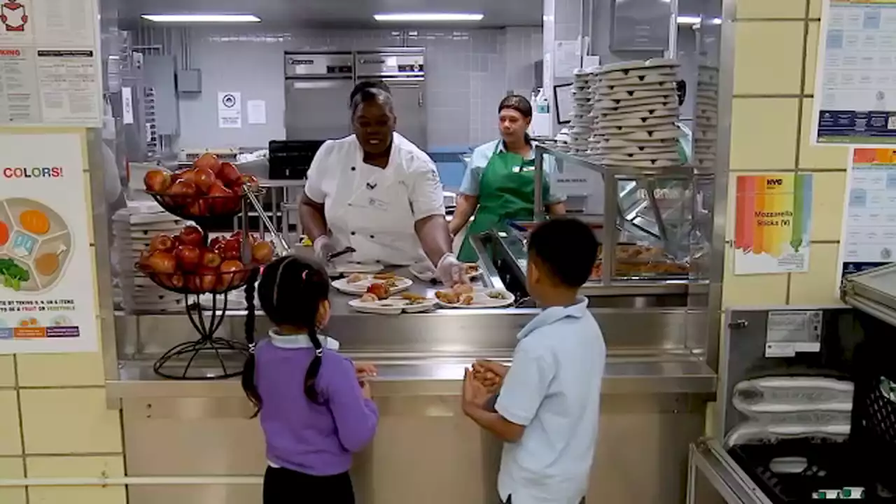 New York City school cafeteria worker honored for decades of service