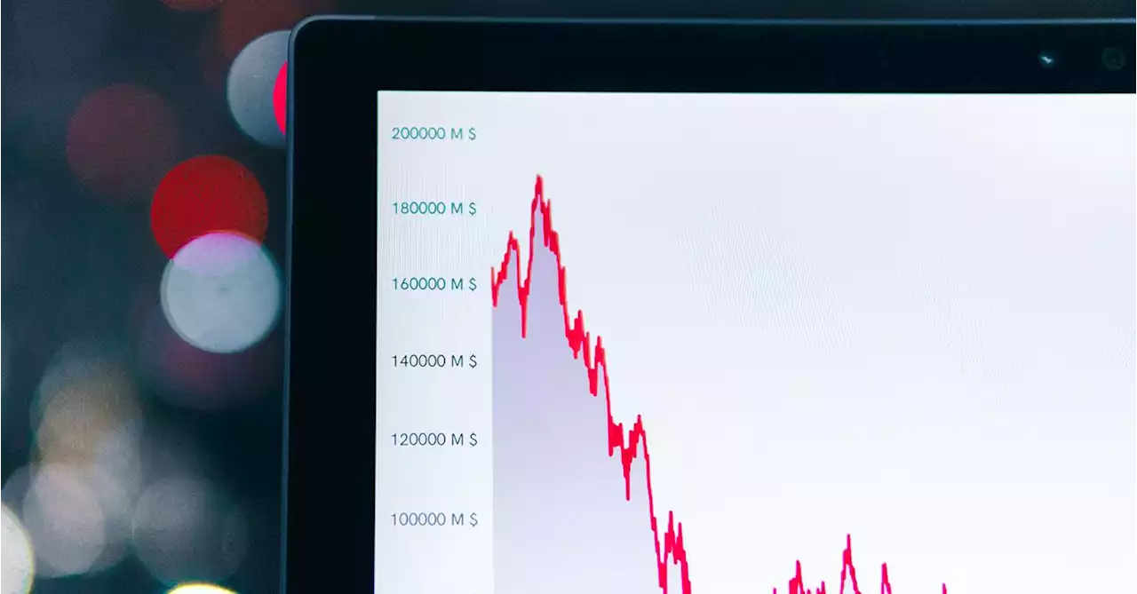 Crypto Stocks Plunge as Bitcoin Slides to $18.1K on Inflation Data