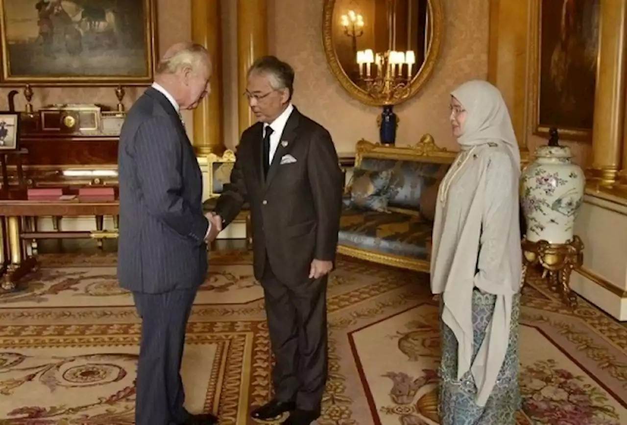 Agong, Raja Permaisuri pay courtesy call on King Charles | Daily Express Online - Sabah's Leading News Portal