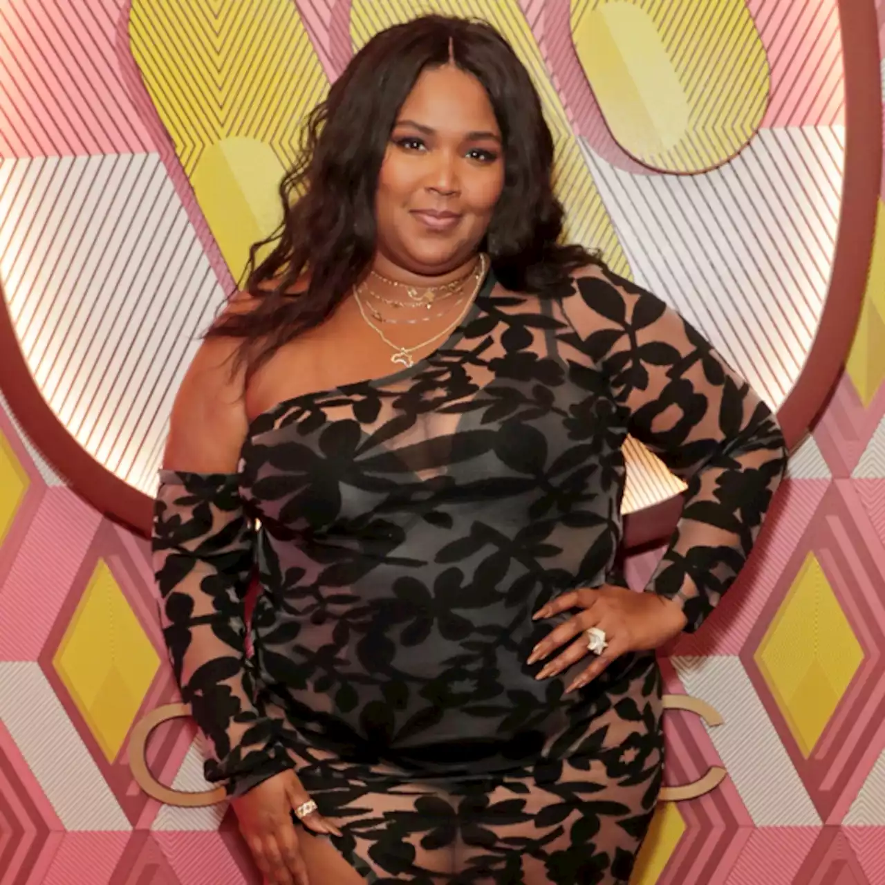 Why Lizzo Says Her Bold Concert Outfits Send a “Feminist” Message - E! Online