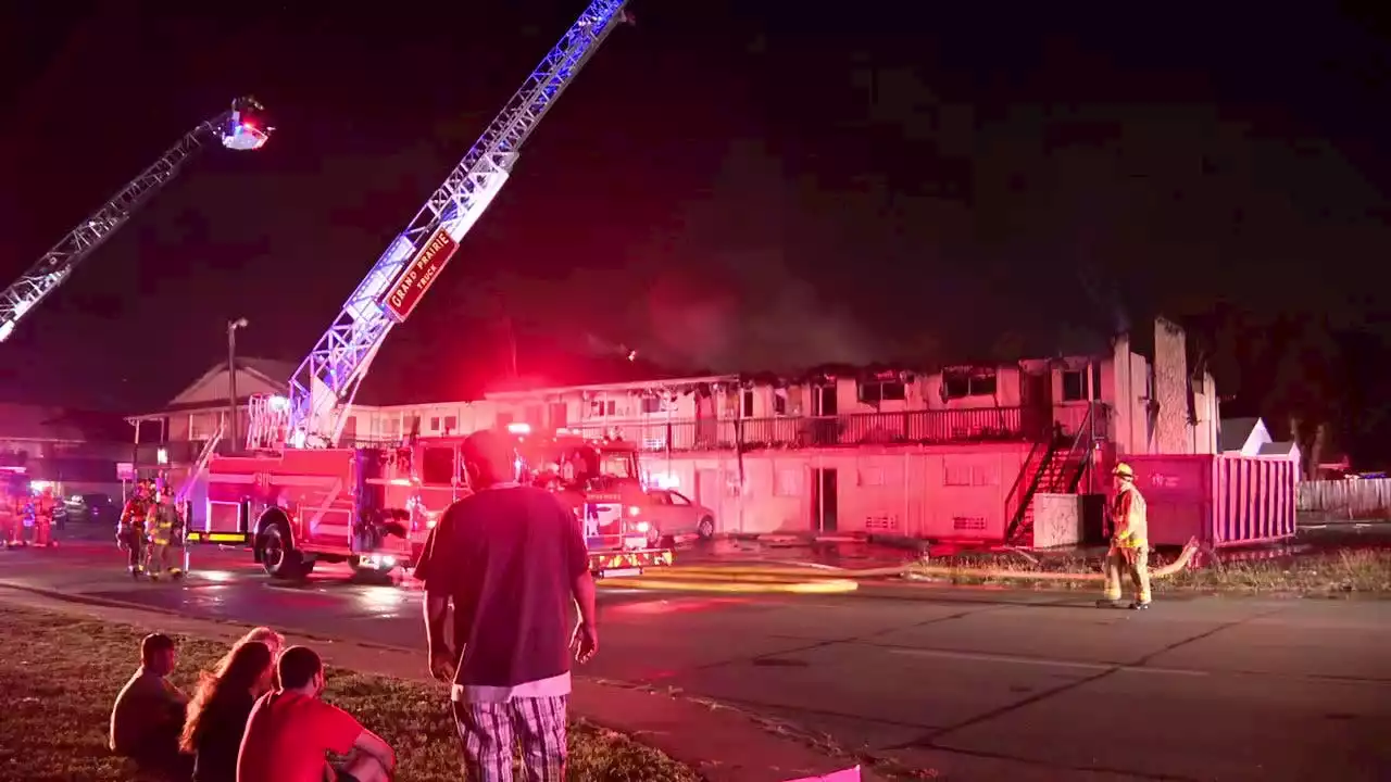 Grand Prairie apartment fire displaces dozens