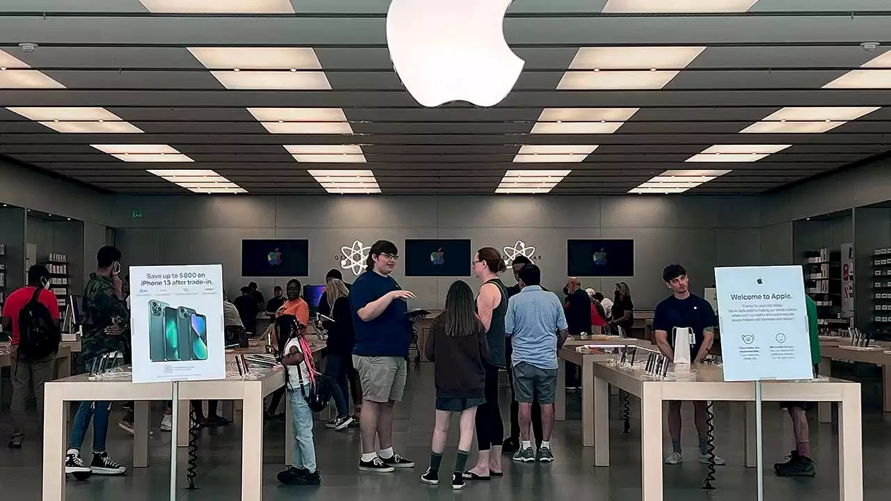 Apple boosting employee perks — except for sole union shop: report