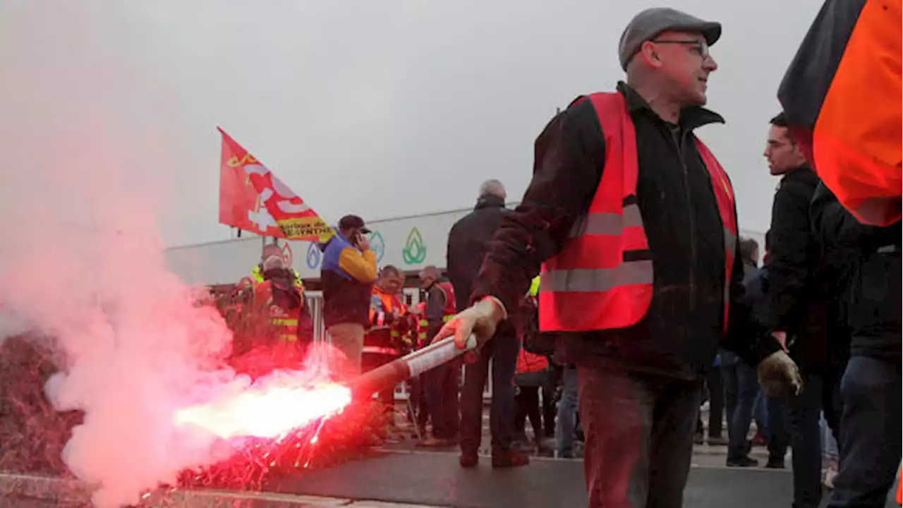 Frankreich: Sprit-Krise in Frankreich eskaliert: Warum der Streik in Raffinerien für Macron zum Risiko wird