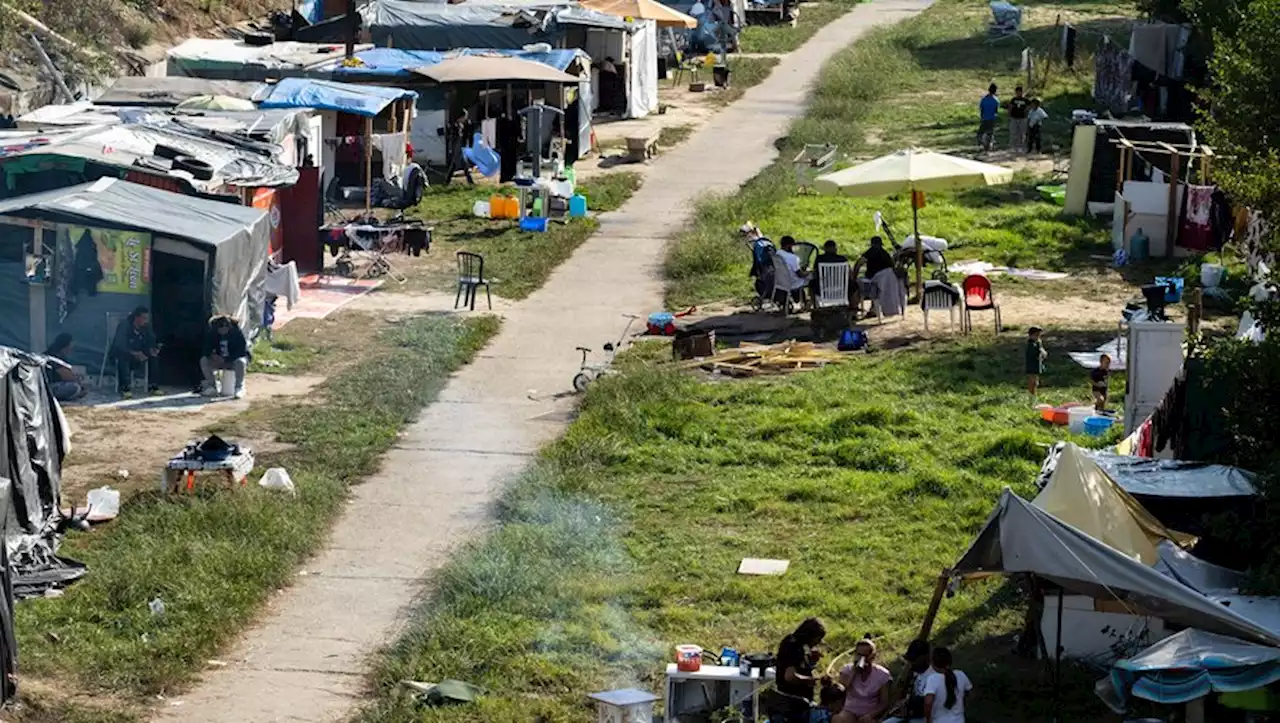 Toulouse : les migrants installés sur les berges de la Garonne menacés d'expulsion