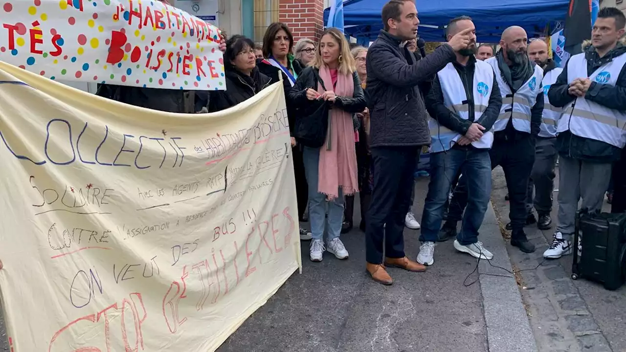 Manque de bus, conditions de travail… le dépôt RATP des Lilas bloqué par des chauffeurs et des usagers