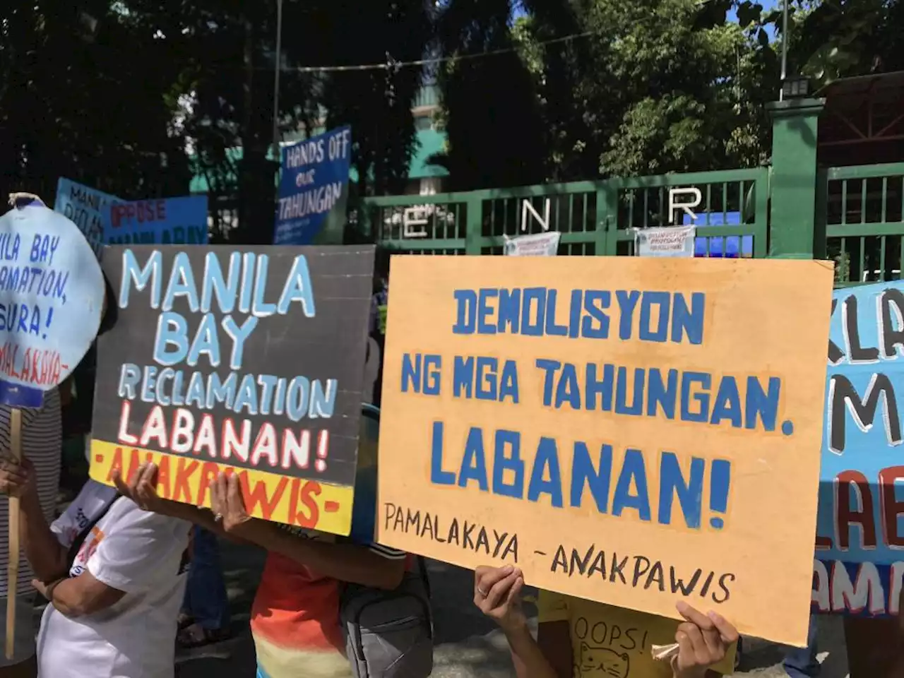 Group urges DENR to revoke 21 ECCs issued for Manila Bay reclamation projects