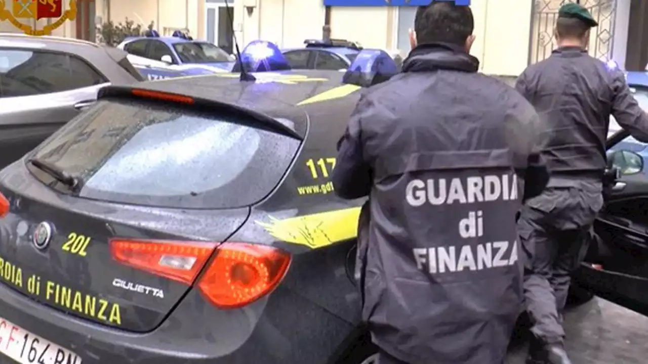 Inchiesta su bancarotte, 5 arresti: c'è anche Niccolò Donzelli, fratello del deputato FdI Giovanni