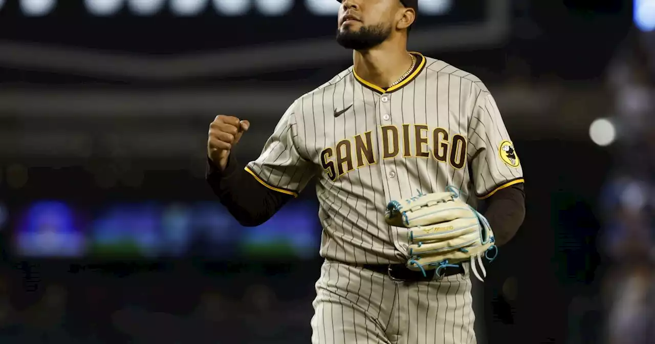 Blossoming Robert Suarez holds the line in Padres' win