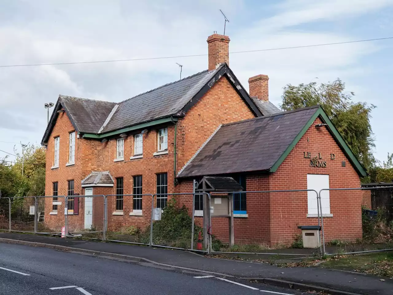 Villagers 'want their pub back' after venue shut since 2016 is put up for sale again