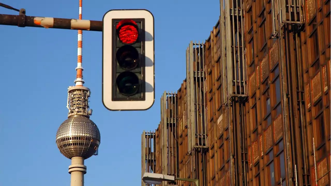 Anlagen in ganz Berlin betroffen: 250 Ampeln nach der Nachtabschaltung nicht wieder in Betrieb gegangen