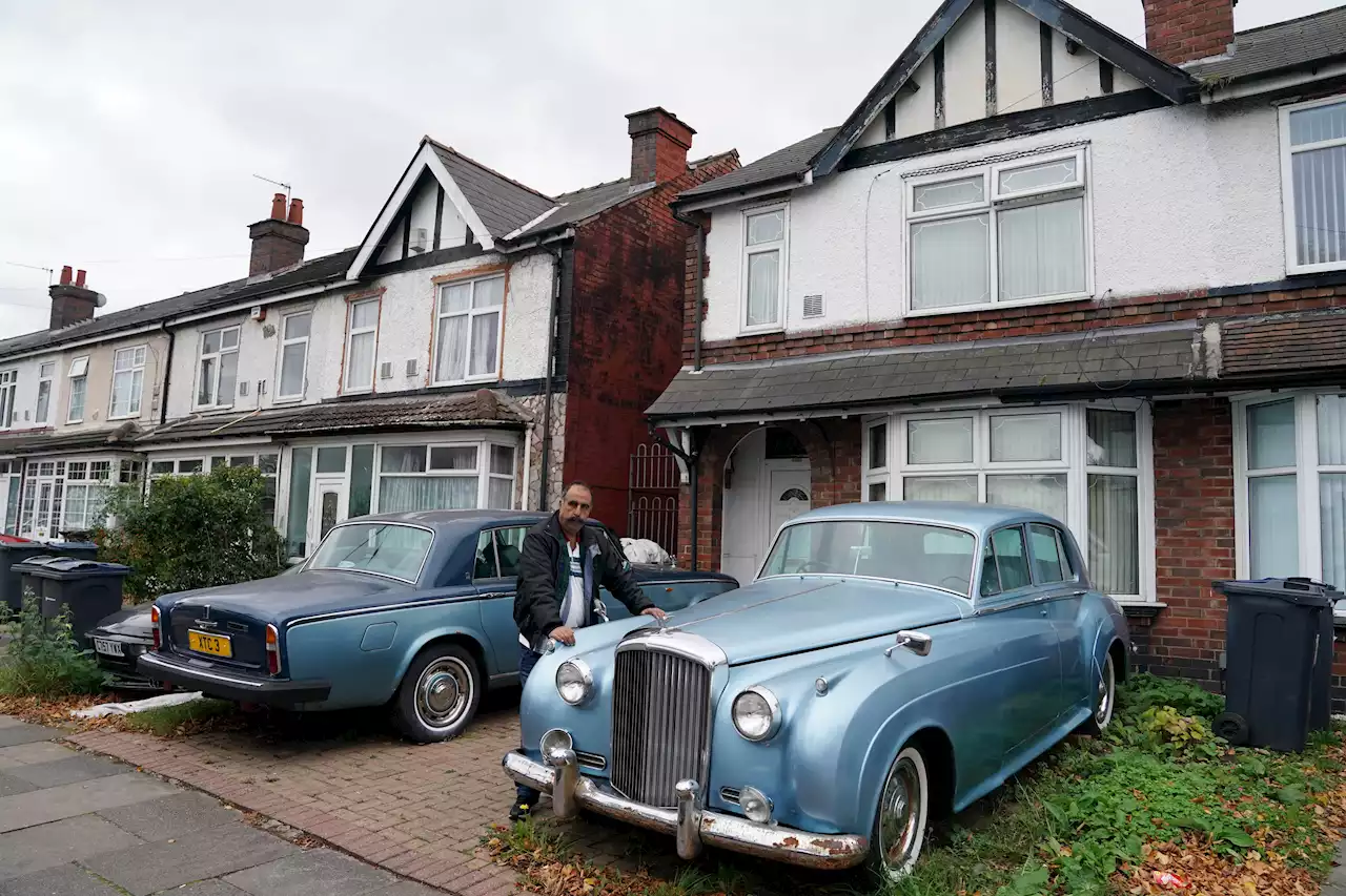 I pay £600 a month to park all my cars on the street - I've found a clever hack