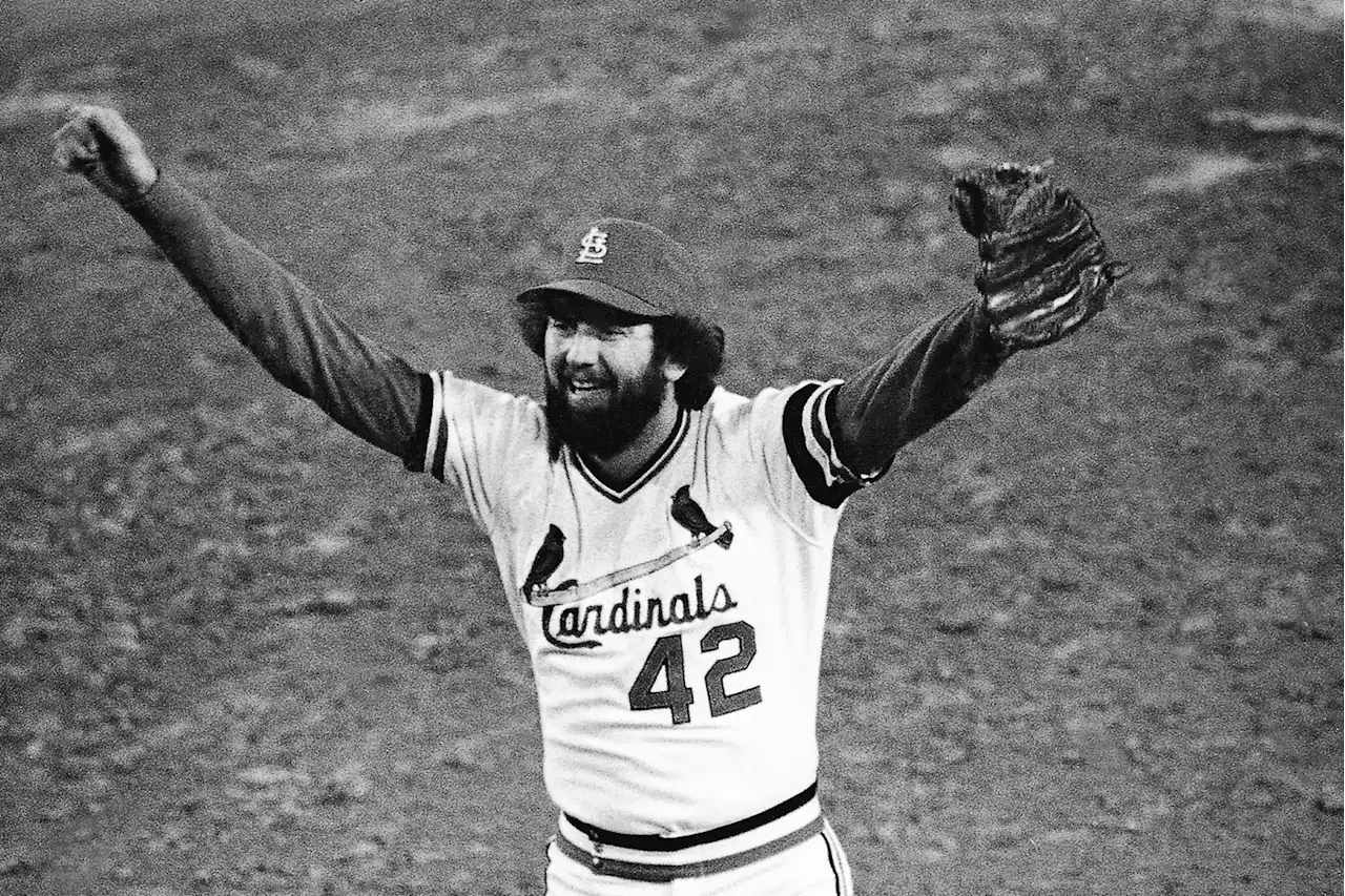 Bruce Sutter, Hall of Famer and Cubs' Cy Young winner, dies at 69