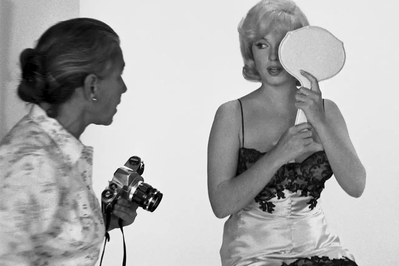 Eve Arnold’s Photographs Capture the Vulnerability of Marilyn Monroe