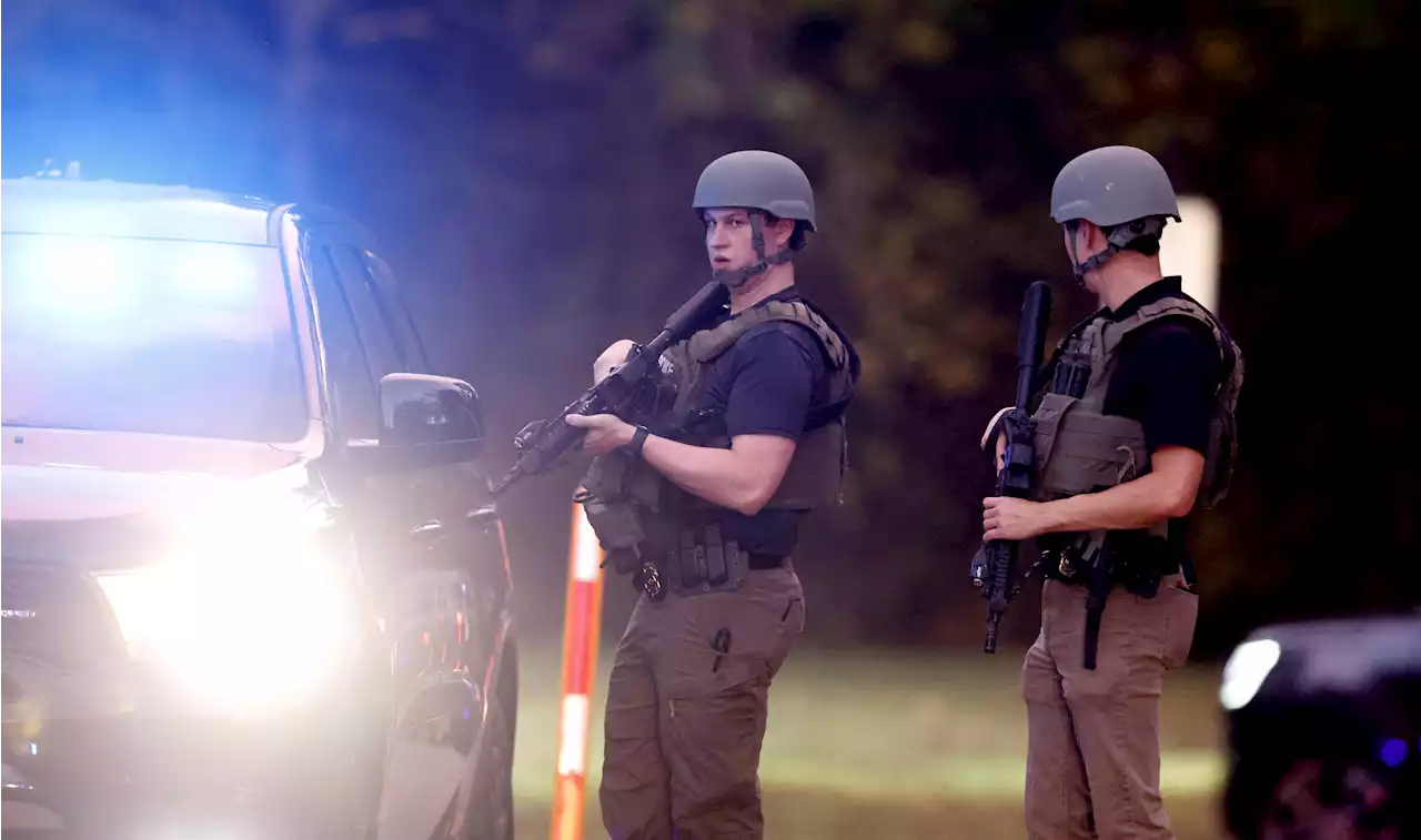 Mayor: 5 killed by N. Carolina shooter, suspect 'contained'