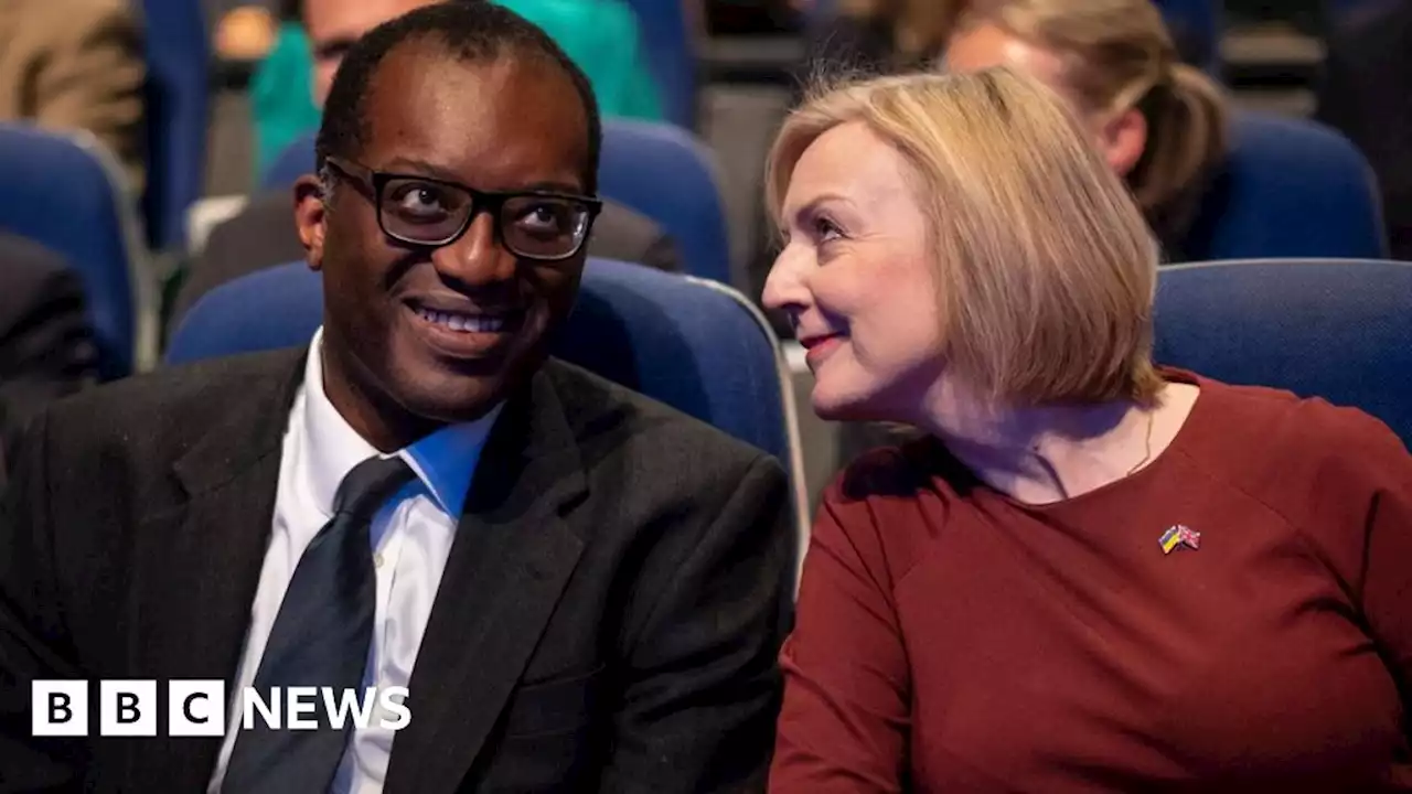 Kwasi Kwarteng out as chancellor amid U-turn speculation