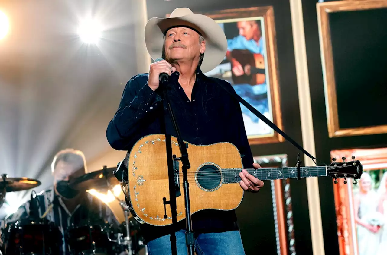 2022 CMT Artists of the Year: Alan Jackson, Kane Brown, Cody Johnson, Carly Pearce & More Honored