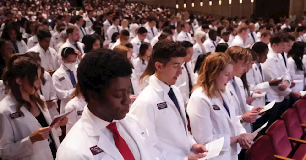 MN Medical Students Swear Oath to 'Honor All Indigenous Ways of Healing'