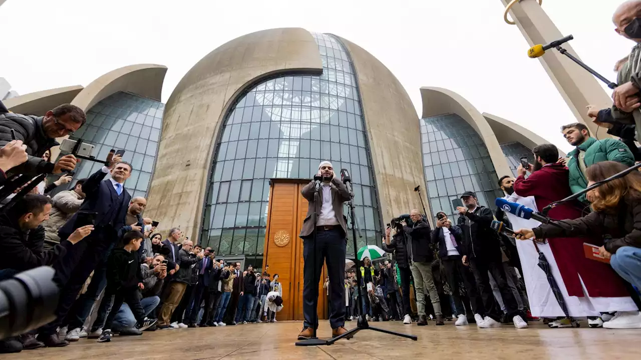 Muezzin der Ditib ruft in Köln erstmals über Lautsprecher zum Gebet