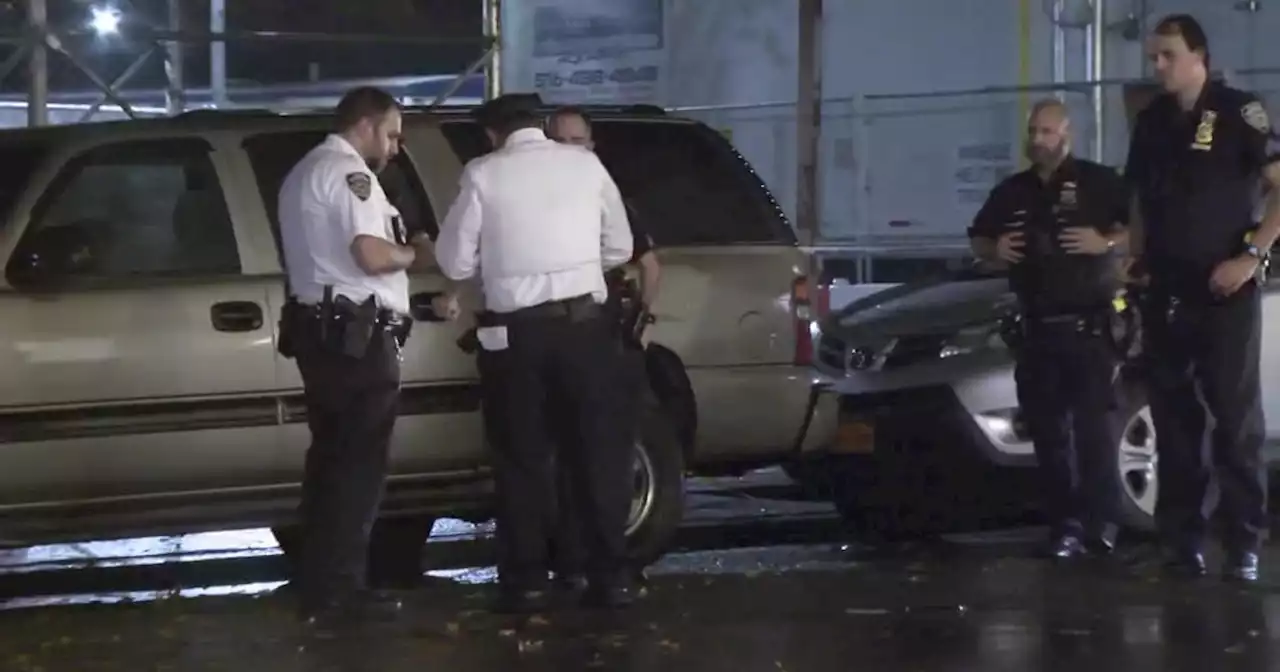 2 NYPD officers injured after being struck by car during foot chase in Bronx