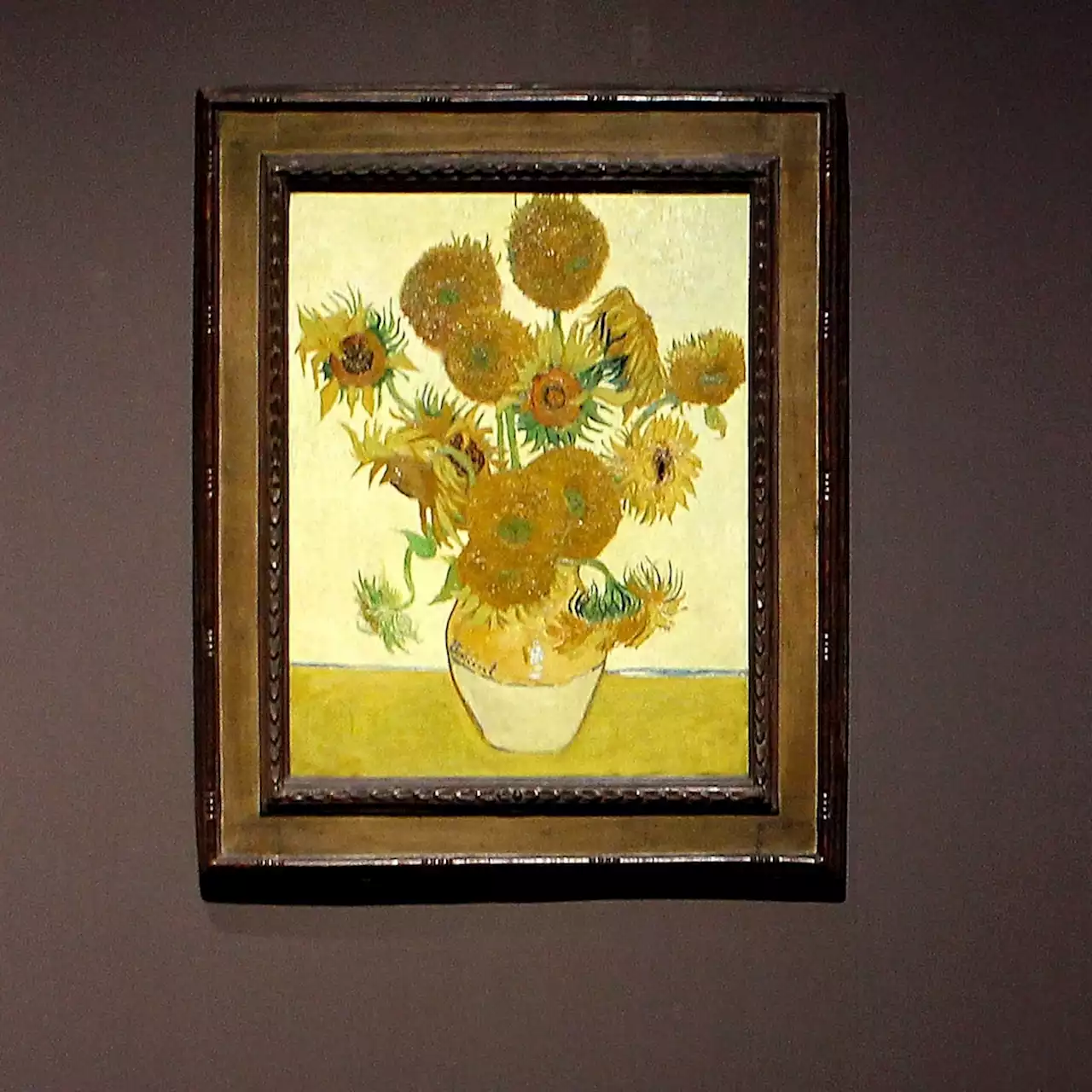 Protestors Arrested for Throwing Soup on Van Gogh's Iconic Sunflowers Painting at National Gallery - E! Online