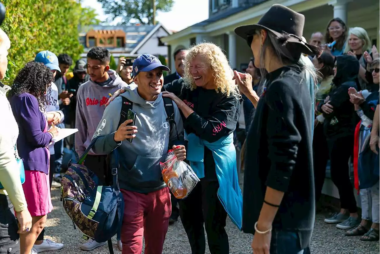 Sheriff says he’s identified ‘suspects’ in DeSantis-sponsored migrant flights to Martha’s Vineyard