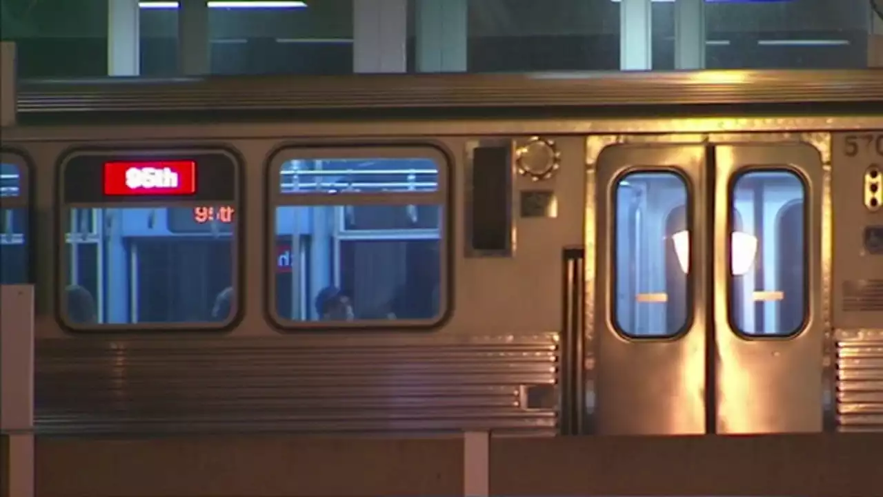 Man stabbed, robbed after argument breaks out on Red Line train